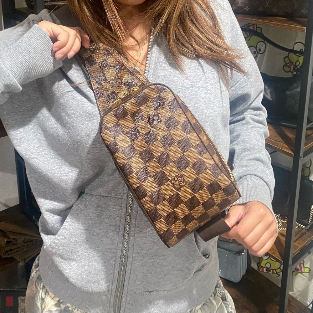 Louis Vuitton Bag with Red Lining and Gold Accents - Picture 9 of 9
